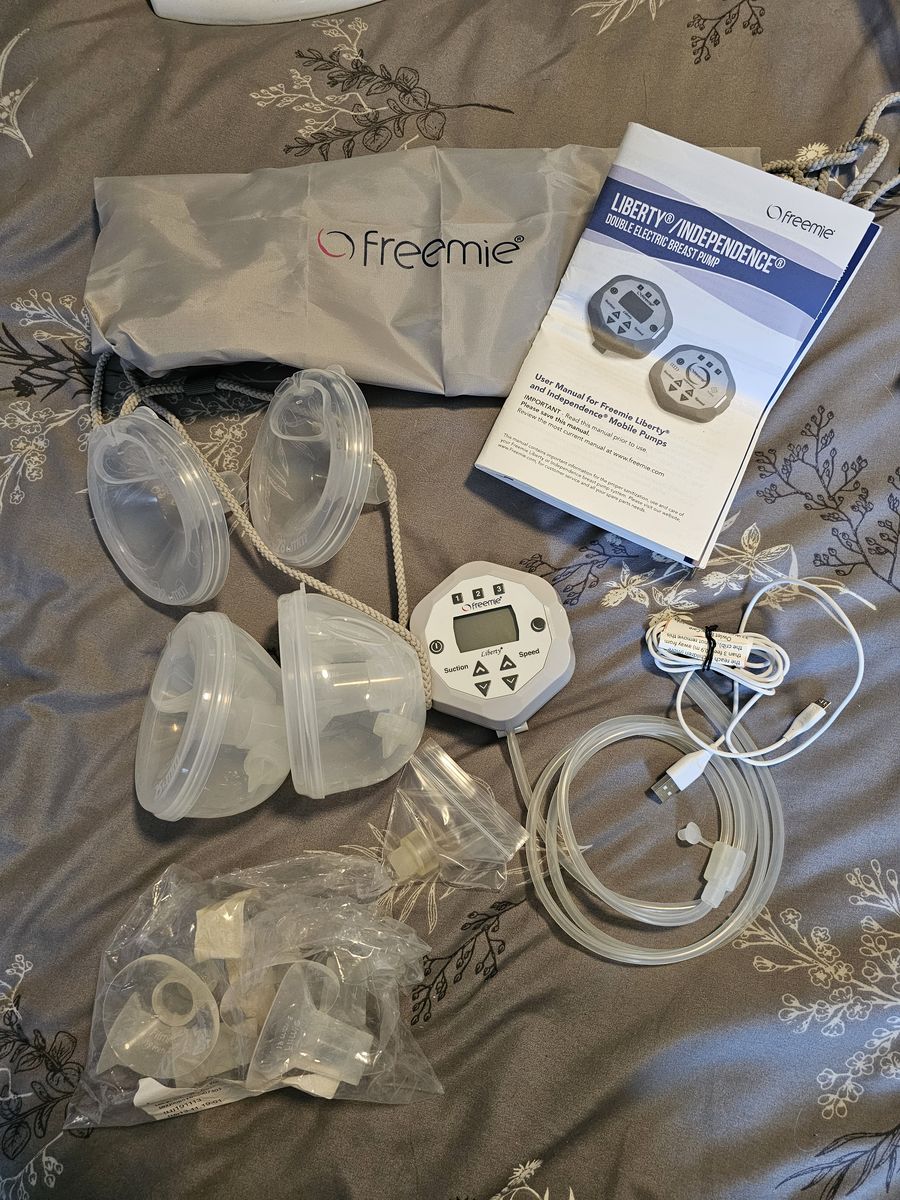 Freemie hands free breastpump