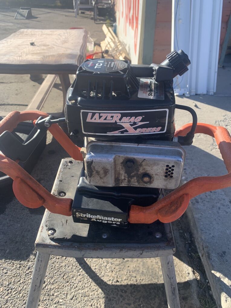 StrikeMaster 8inch Ice Fishing Auger