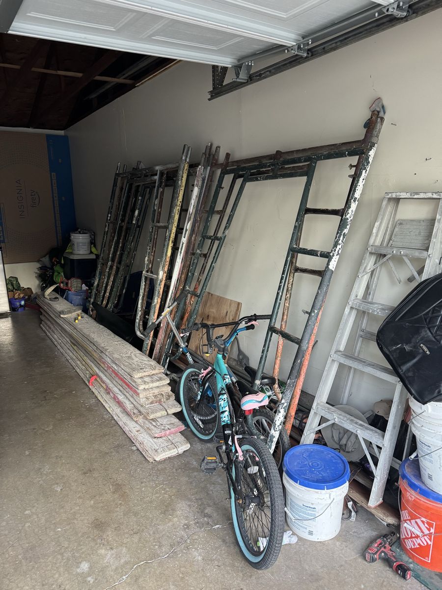 Large Scaffolding Frames & planks