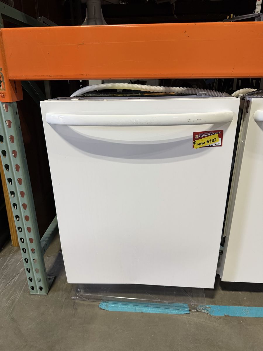 GE Appliances White Built-In Dishwasher, Standard Capacity, Used