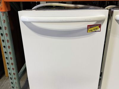 GE Appliances White Built-In Dishwasher, Standard Capacity, Used