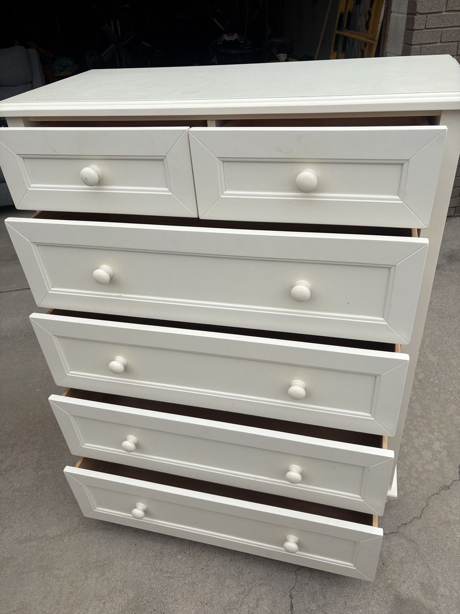 White Wood Dresser Chest of Drawers - 6 Drawers Storage Furniture