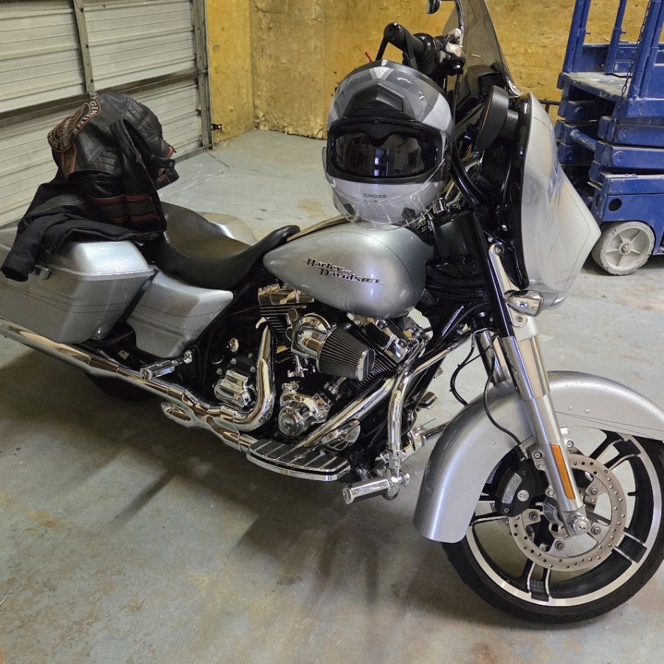 2015 Flhxs Harley Davidson Street Glide Special.