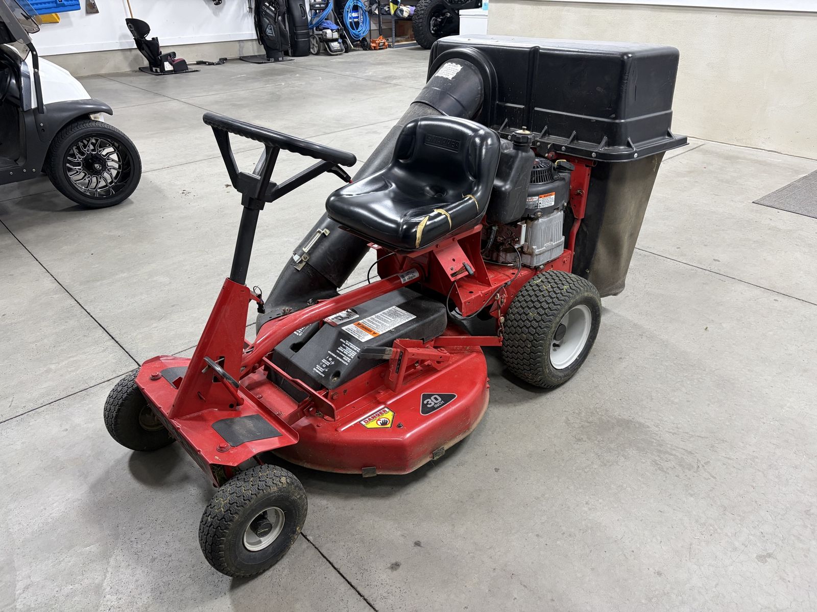 Snapper riding mower with bagger system