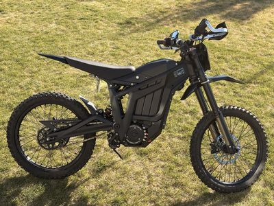 2023 Talaria Sting R MX4 - STREET LEGAL w/ Title