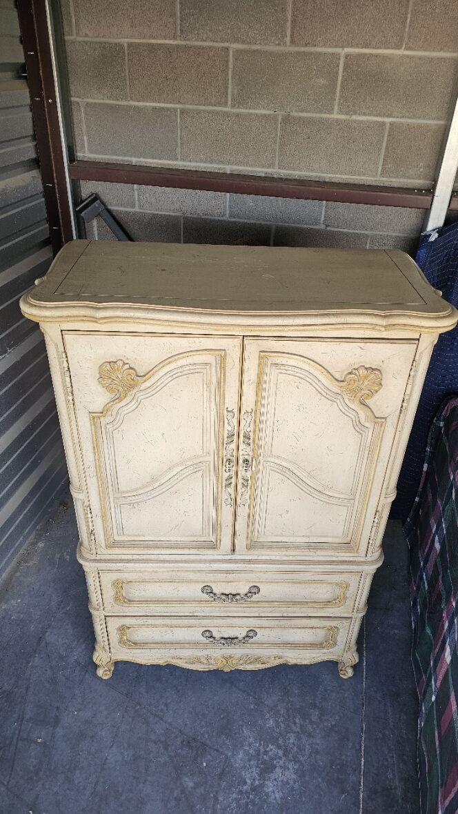 French Provincial Bedroom Set