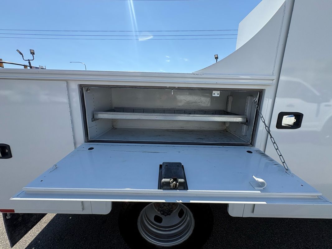 Main image 12