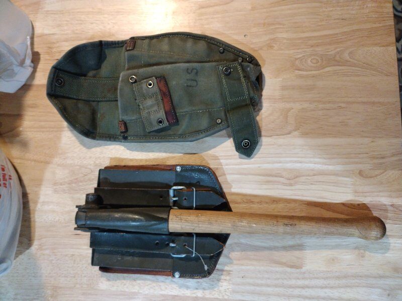 military shovel