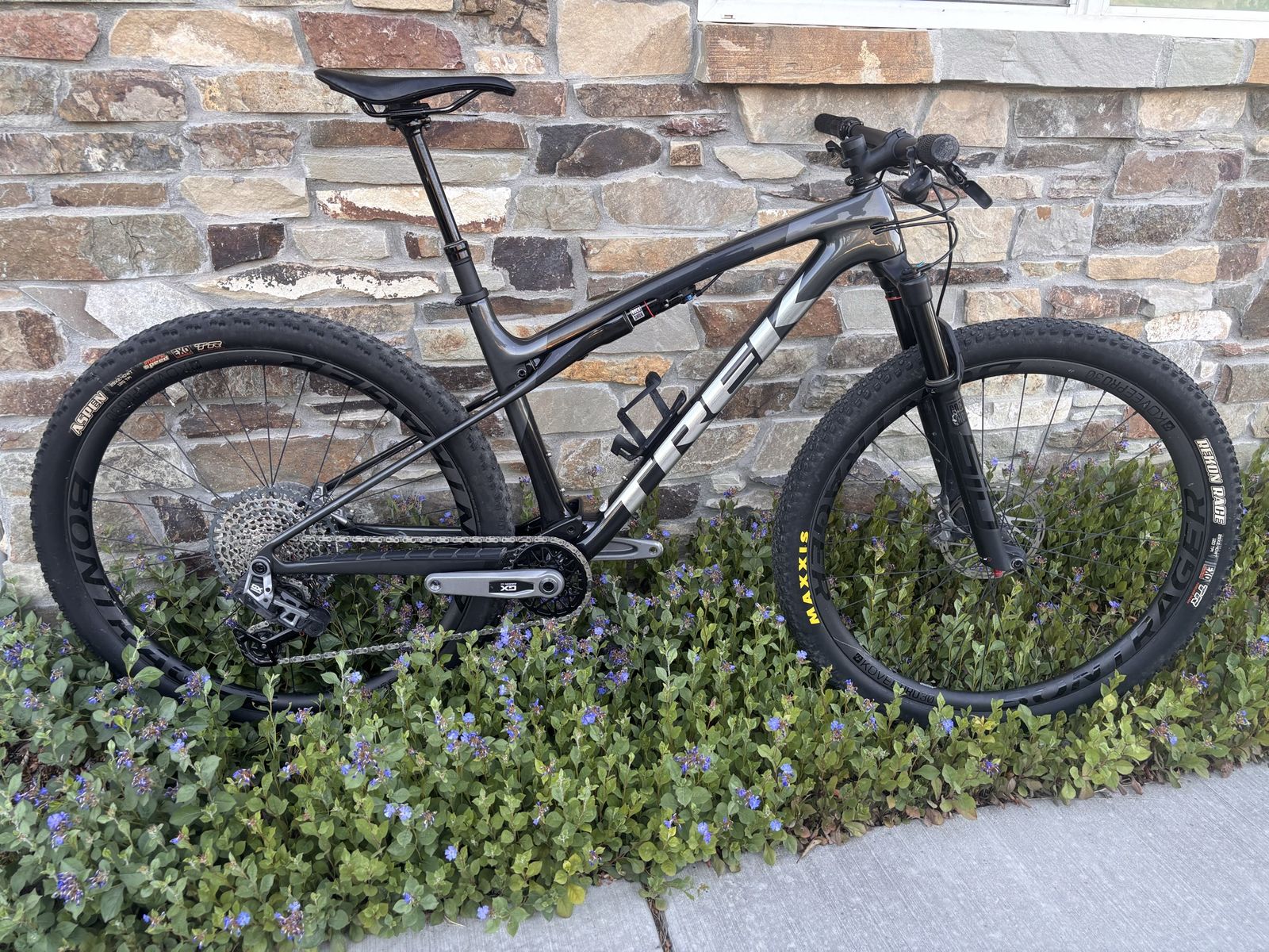 2024 Trek Supercaliber 9.8 Gen 2 (Large)
