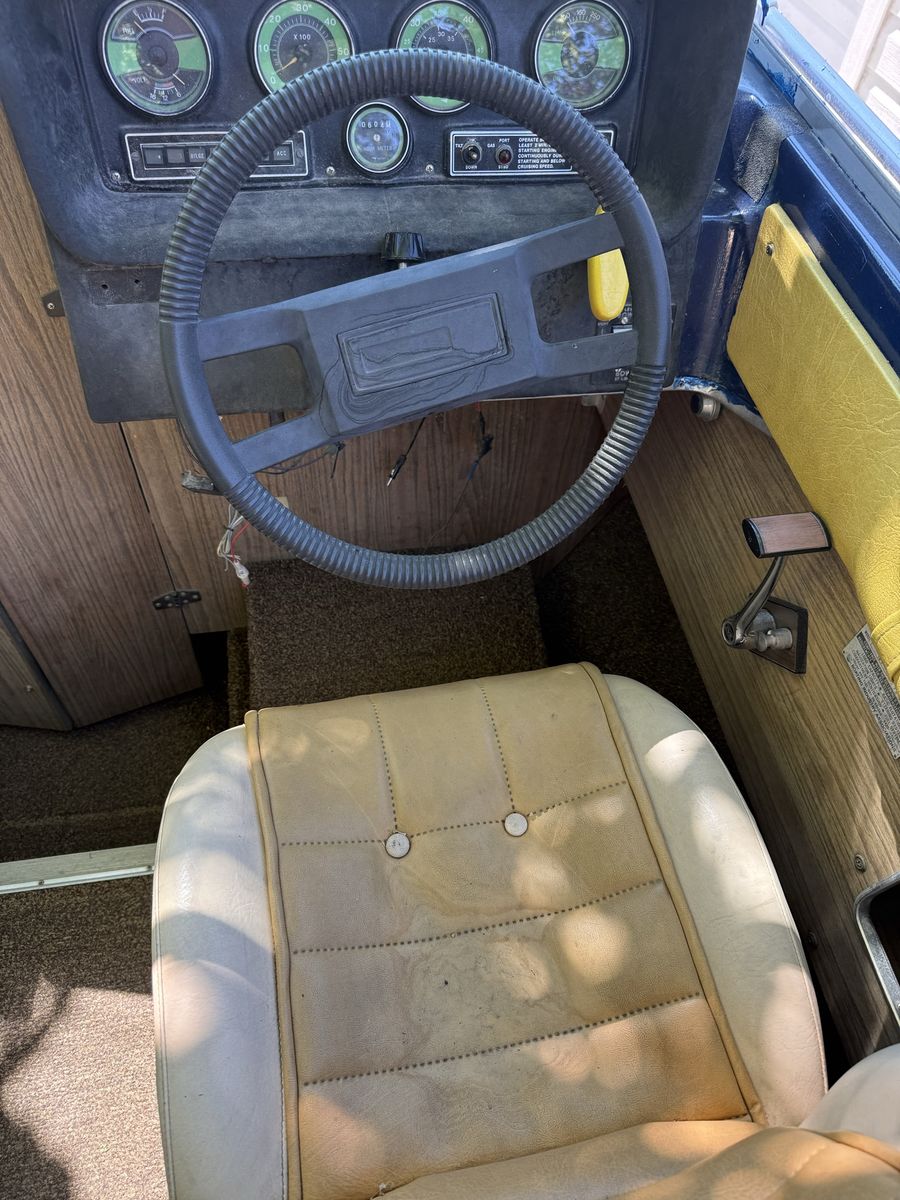 Main image 6