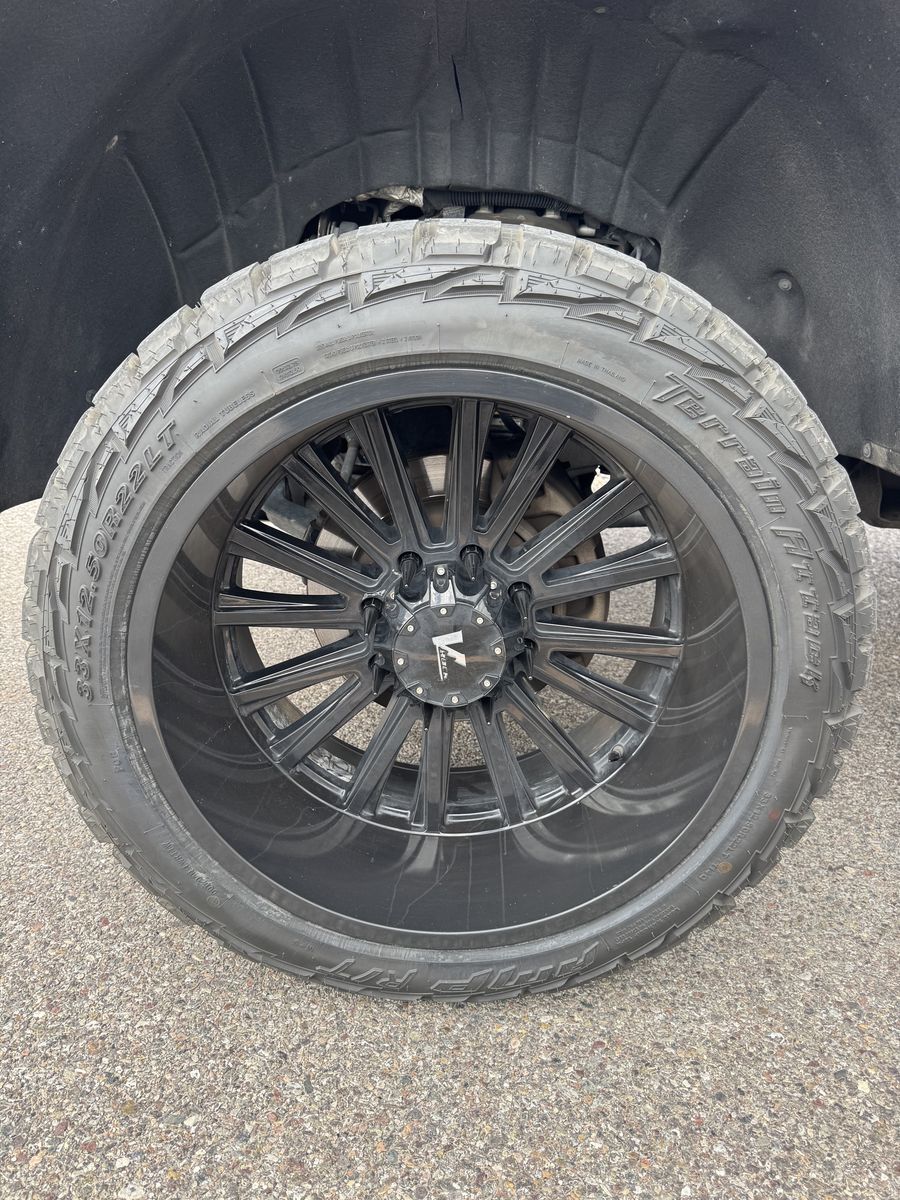 8x180 33/12.50R22 22x12 wheels and tires