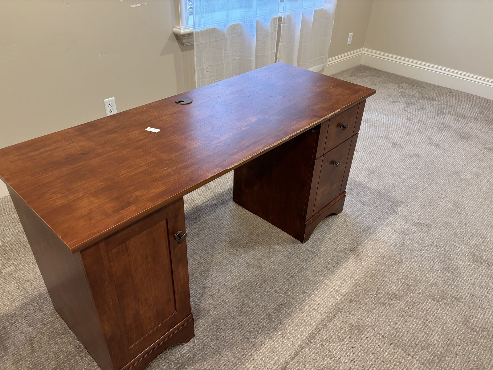 Free desk
