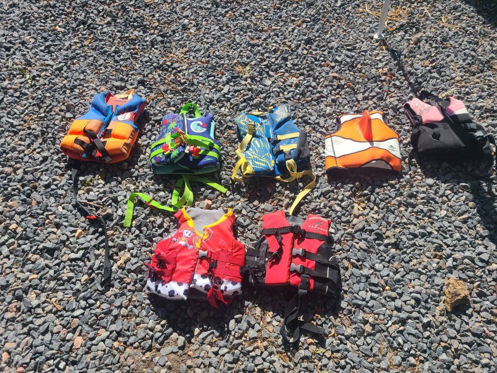 youth life jackets, buy 4 get 1 free