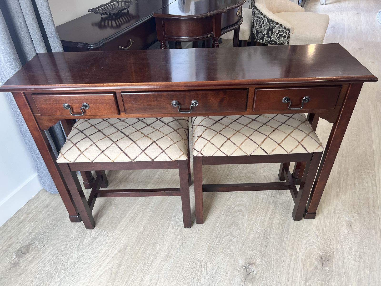 Gorgeous Accent Table with 2 Matching Benches