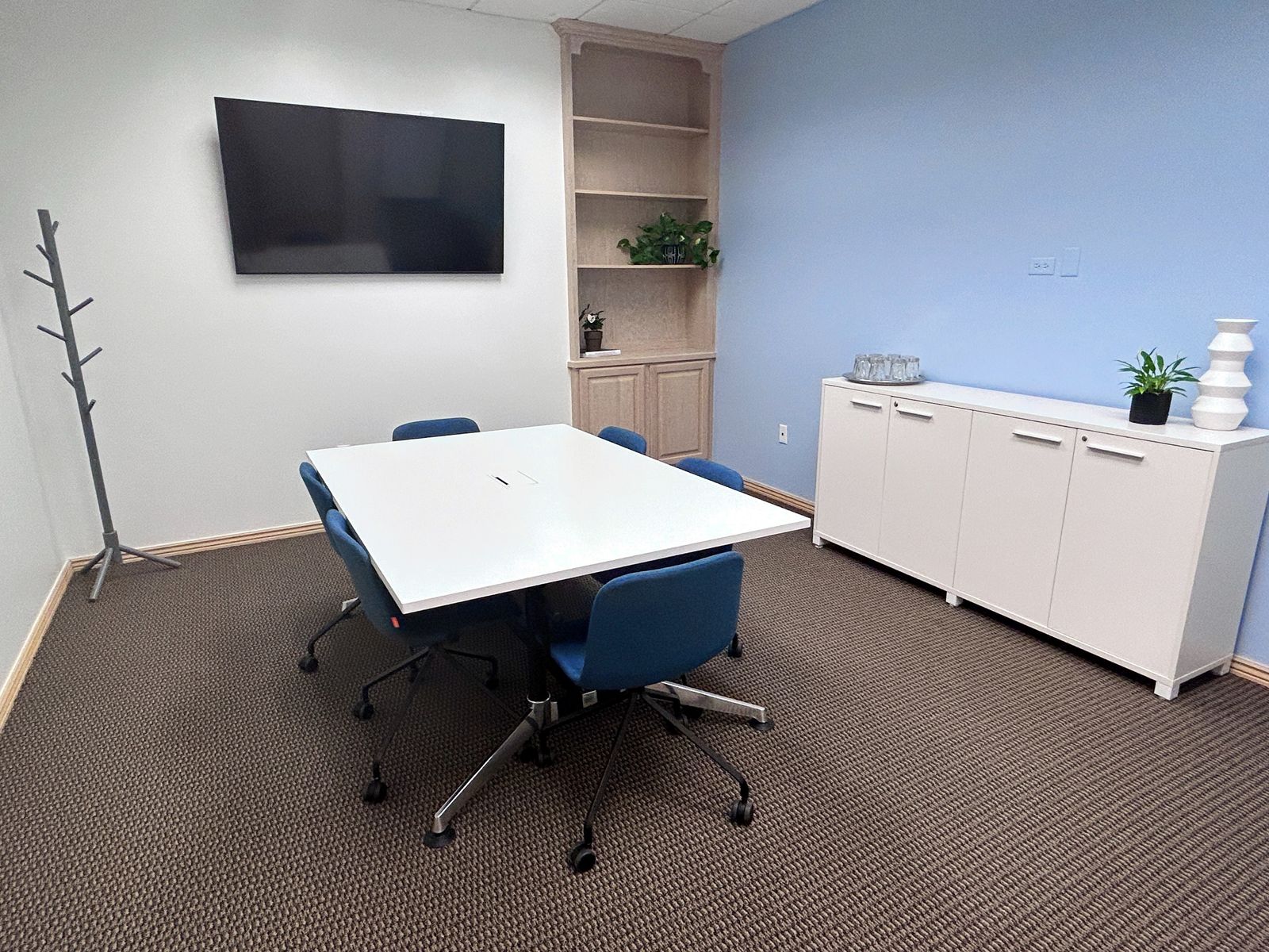Flexible Solutions: Book Your Meeting Room by the Hour!