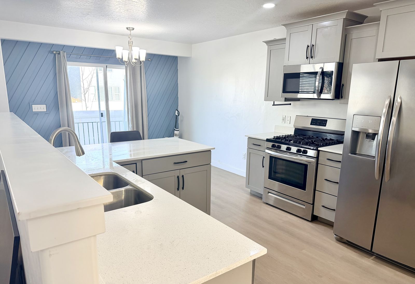 Spacious townhome finished basement