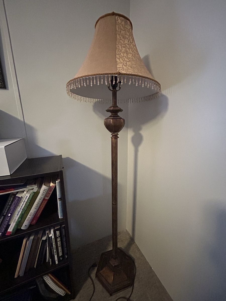 Vintage-Style Floor Lamp with Beaded Shade - Elegant Bronze Finish