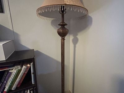 Vintage-Style Floor Lamp with Beaded Shade - Elegant Bronze Finish