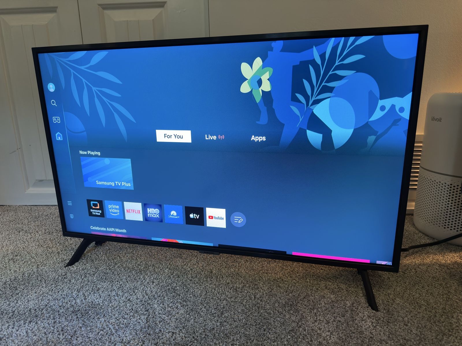 Samsung 32” 4K QLED TV