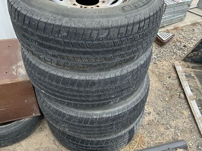 4 Ford 8 Lug Wheels with Tires 265/70R17