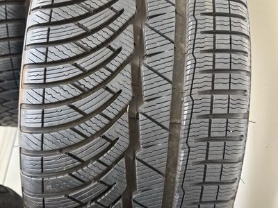 Michelin Pilot Alpin 255/ 35R/21 98 W PA4 All-Season Tires - Set of 4