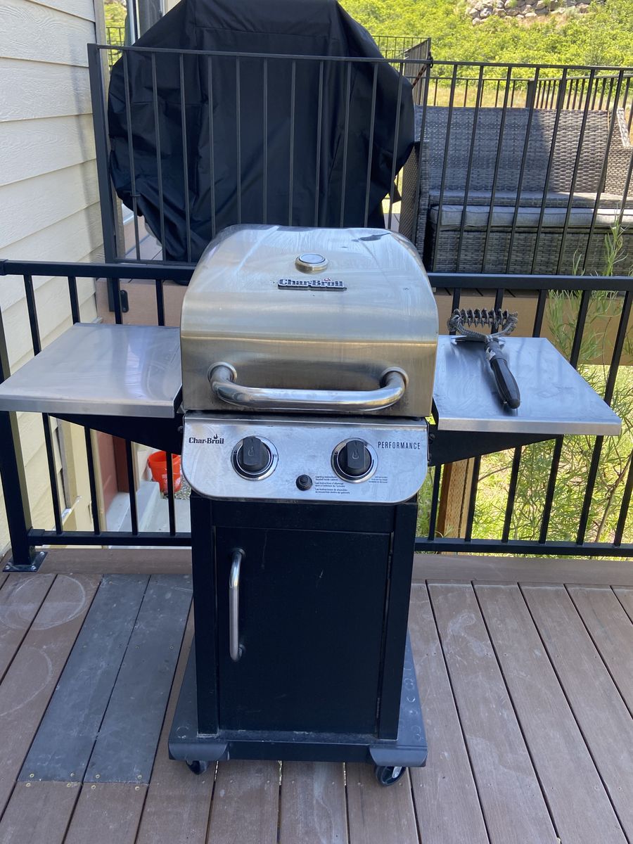 Char-Broil Performance 2-Burner Gas Grill – $25
