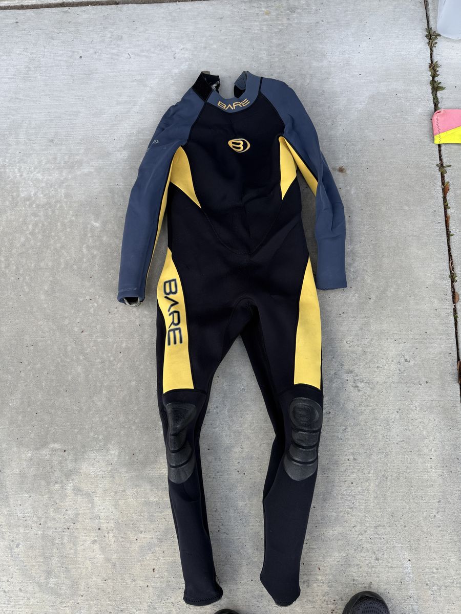 Lot of used Wetsuits Gloves and Booties