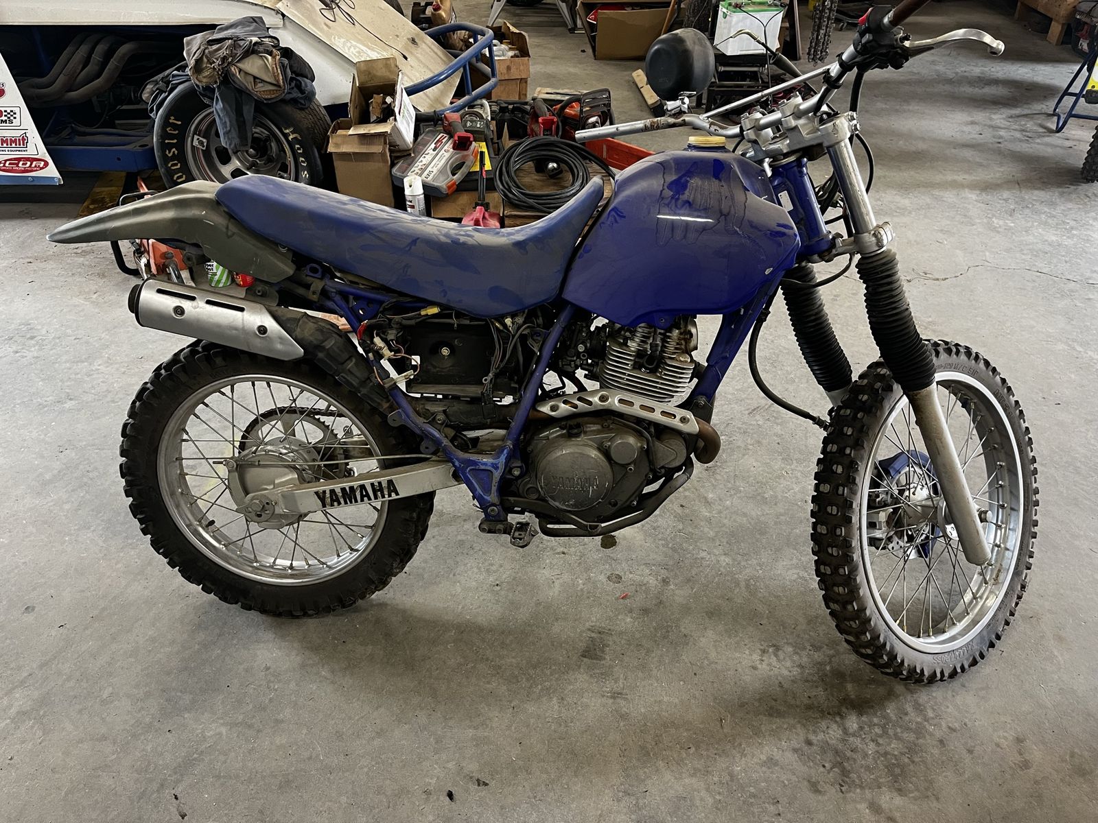 2004 TTR225