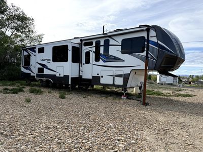 2017 Voltage 41" Toy Hauler- 5th Wheel