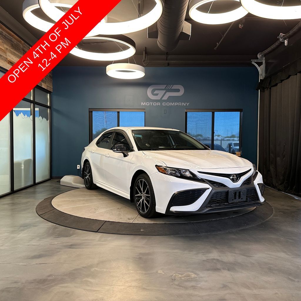 2022 Toyota Camry SE