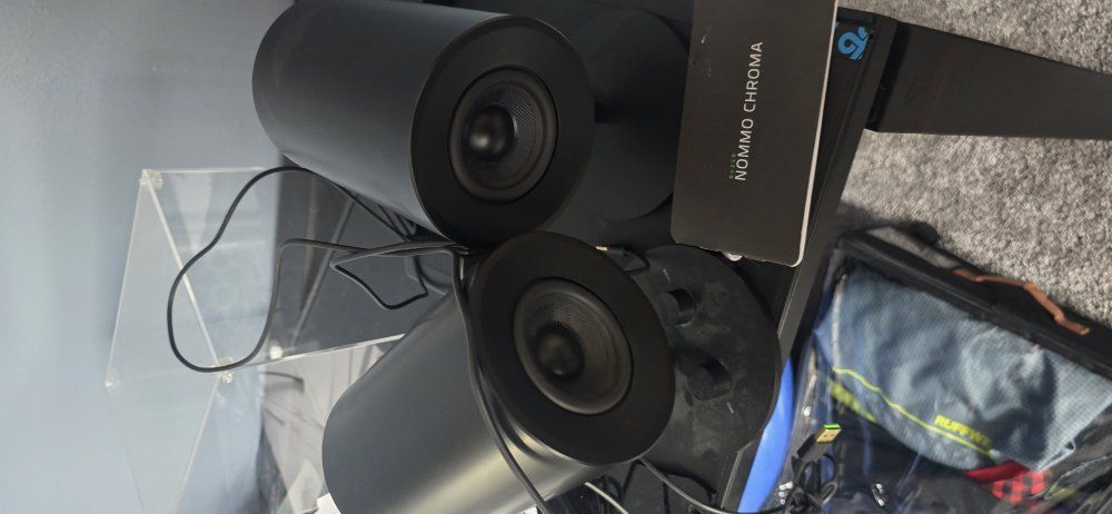 Razer nommo chroma speakers
