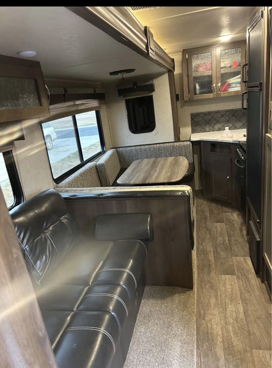 2018 Forest River Puma 28FQBH