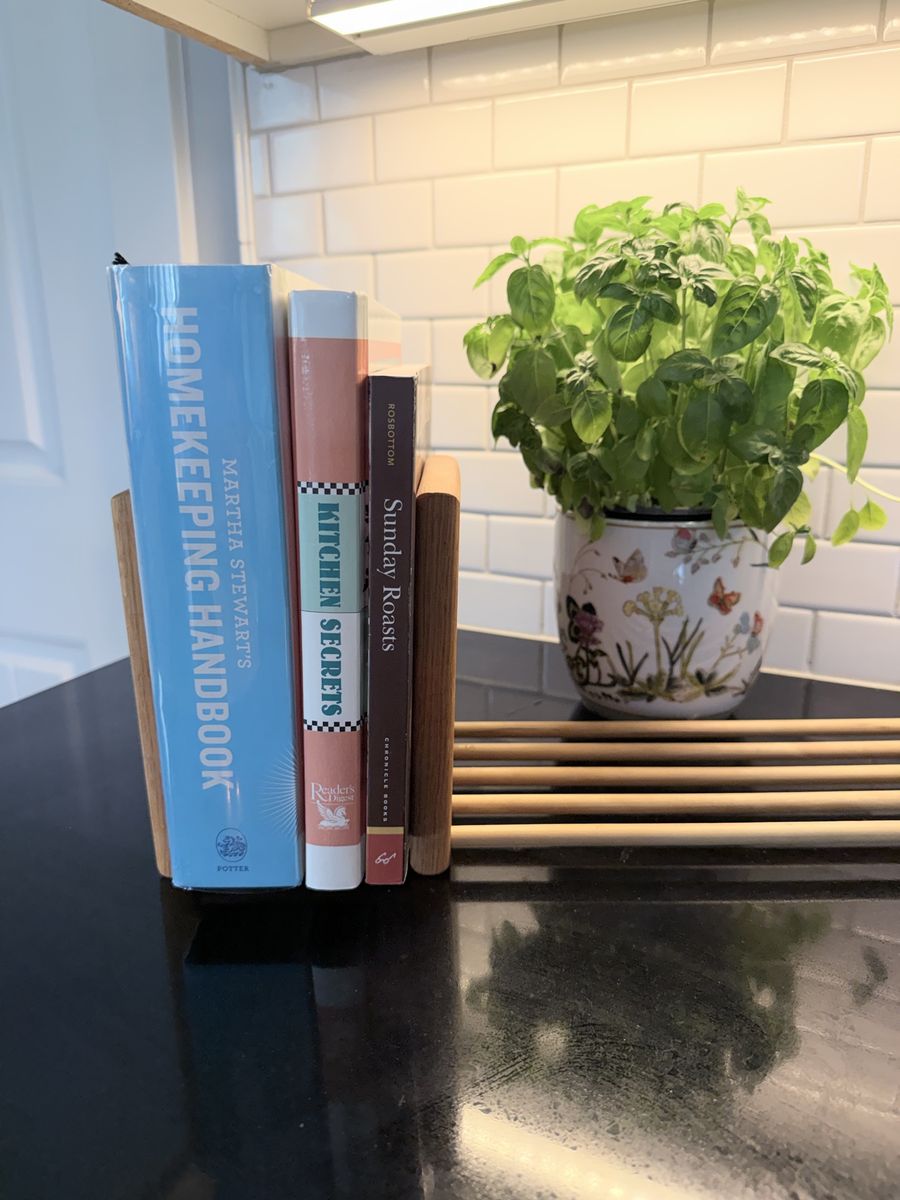 VINTAGE Adjustable Wooden Cookbook Stand & Bookend Set - Natural Wood Finish