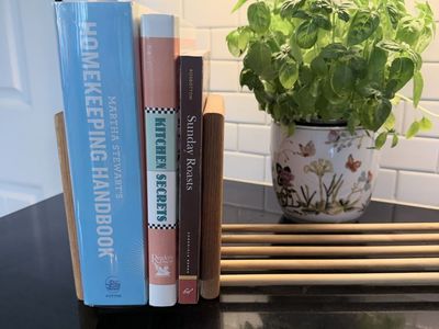 VINTAGE Adjustable Wooden Cookbook Stand & Bookend Set - Natural Wood Finish