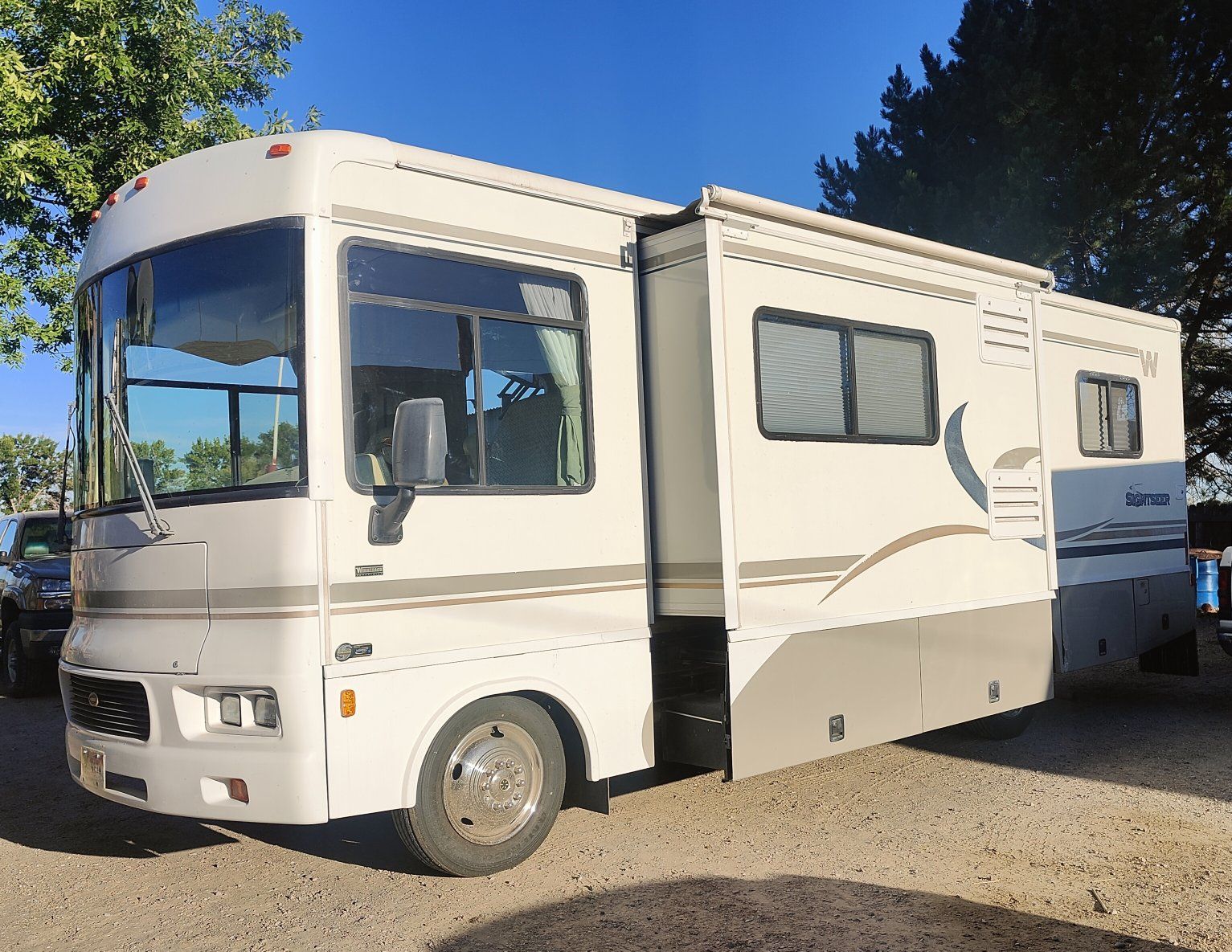2004 Winnebago Sightseer
