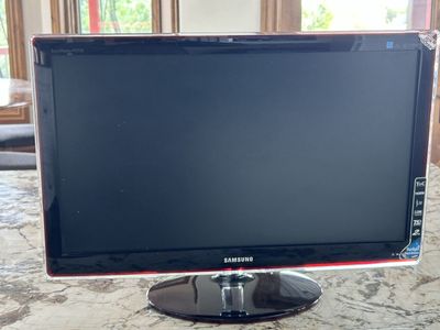 Samsung 27” Full HD Monitor (HDMI / DVI / VGA)