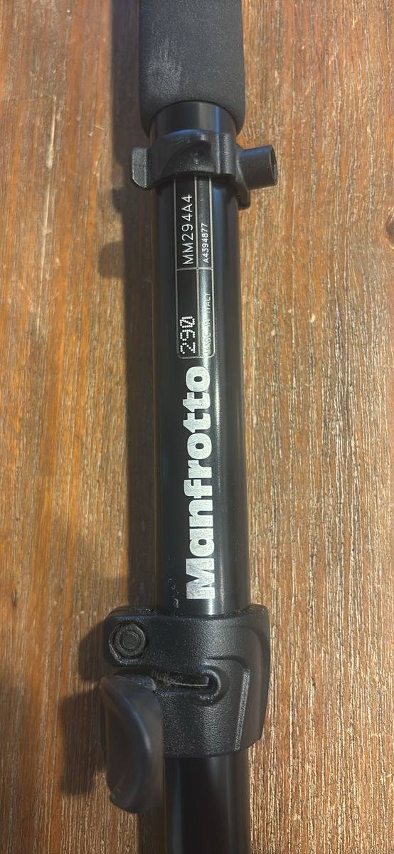 Manfrotto 290 MM294A4 Aluminum 4-Section Camera Monopod