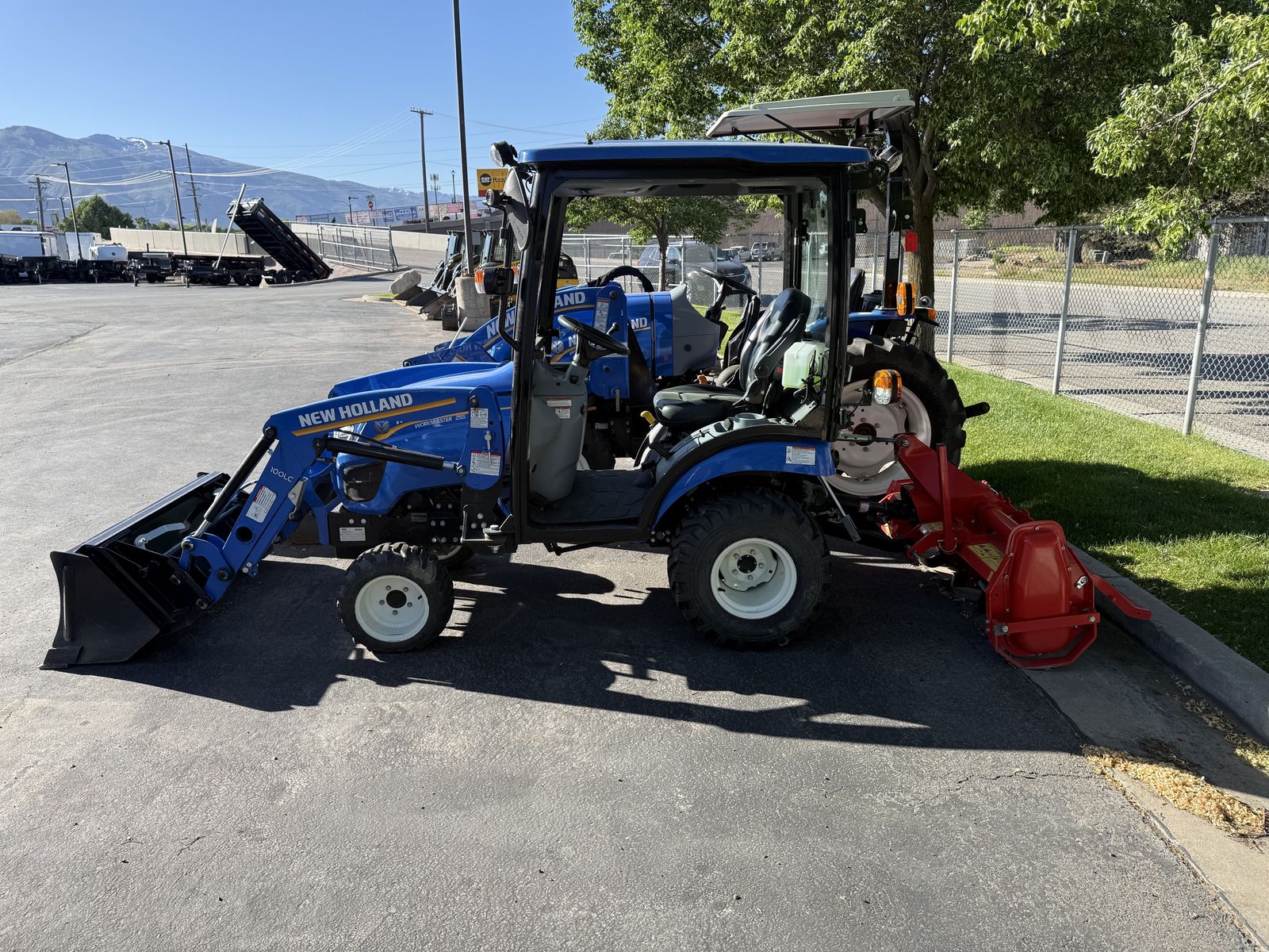 FOR RENT – NEW HOLLAND WORKMASTER 25S CAB TRACTOR