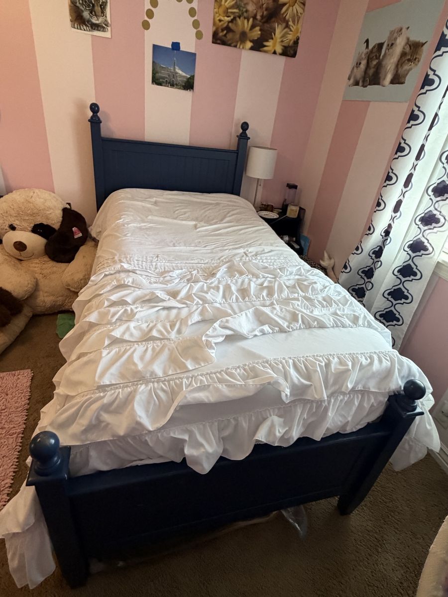 Twin bed