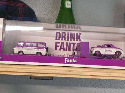 M2 chase transport & Car Set - Unopened Collectible