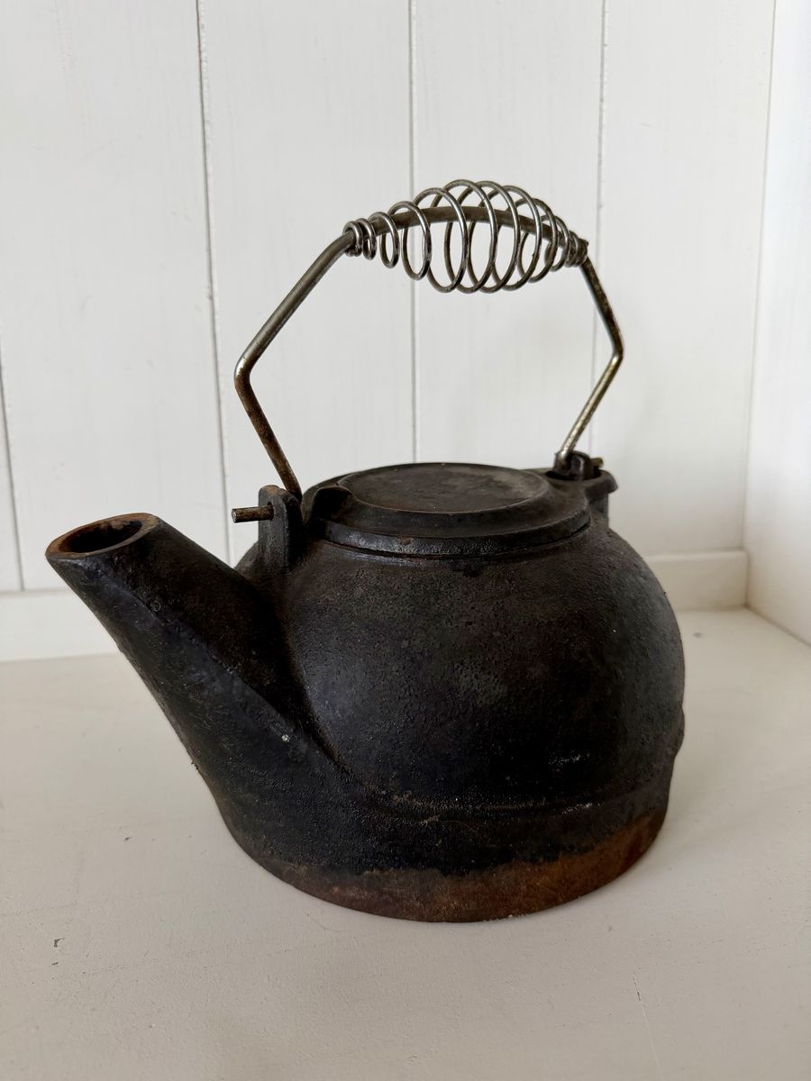 Antique Cast Iron Stove Kettle – Coil Handle – 11+ lbs