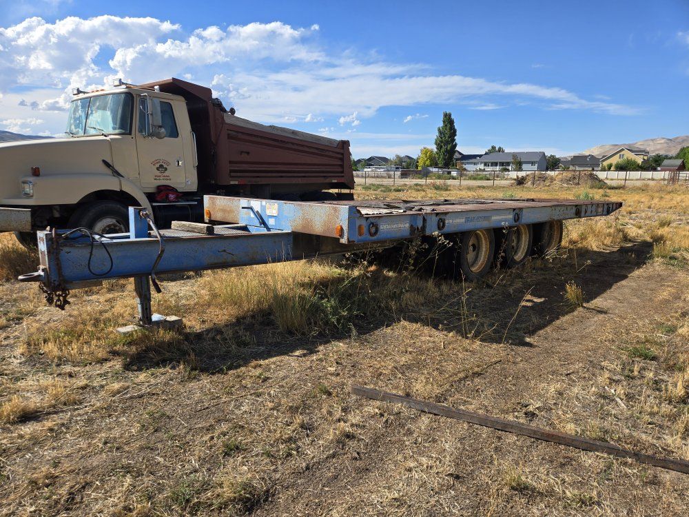 Trail-EZE 3 axel Equipment trailer 