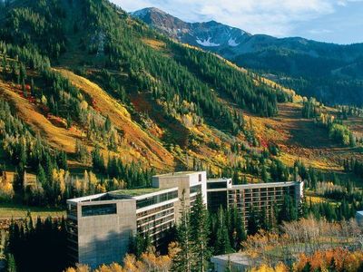 FREE Snowbird Cliff Club Lodge Ownership – Spacious Pinnacle Condo (Sleeps 10) – Buyer Pays Transfer Fee Only