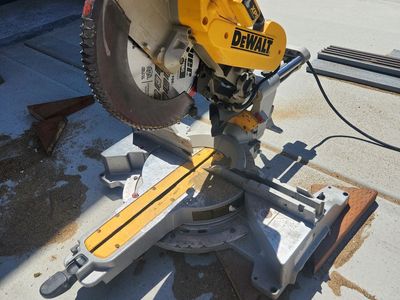 Dewalt 12" Miter Saw