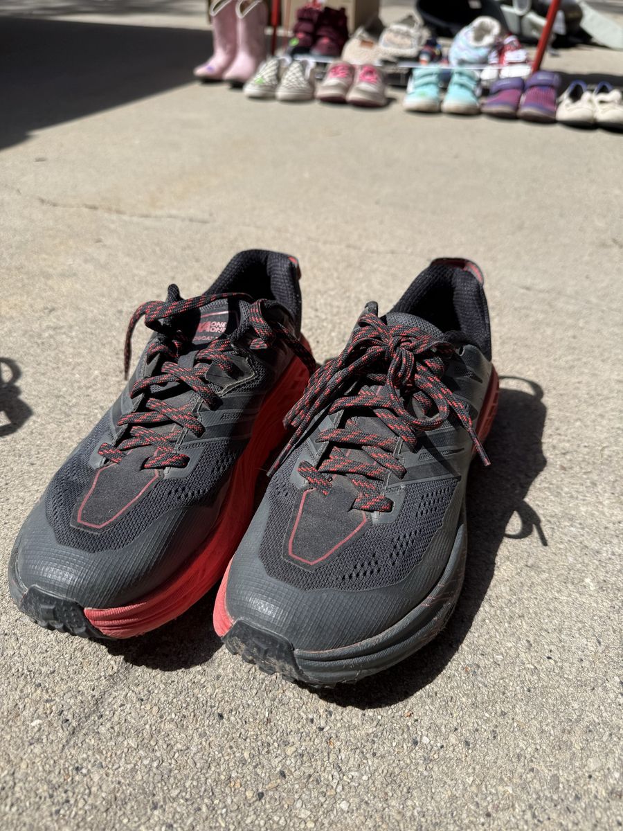 Hoka Speedgoat Trail Running Shoes Women’s Black/Red Vibram Soles 7.5