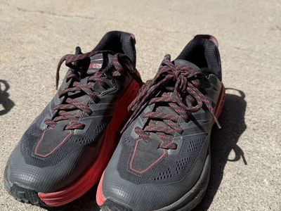Hoka Speedgoat Trail Running Shoes Women’s Black/Red Vibram Soles 7.5