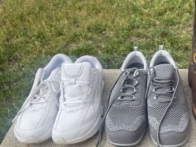 2 pairs women’s shoes. Size 10