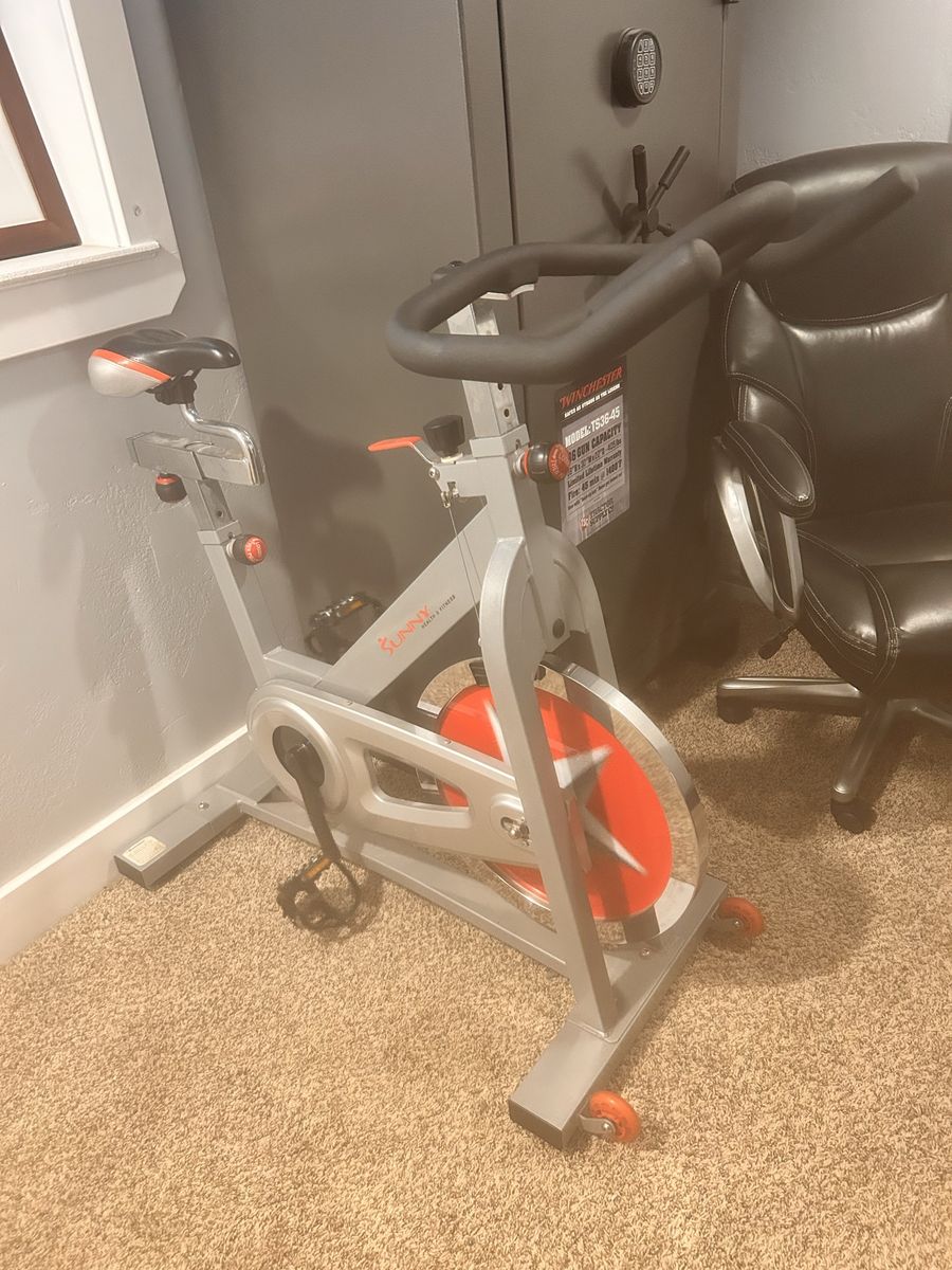 Sunny Health & Fitness Indoor Exercise Bike