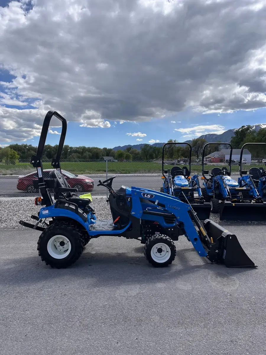 26 LS Tractor MT125