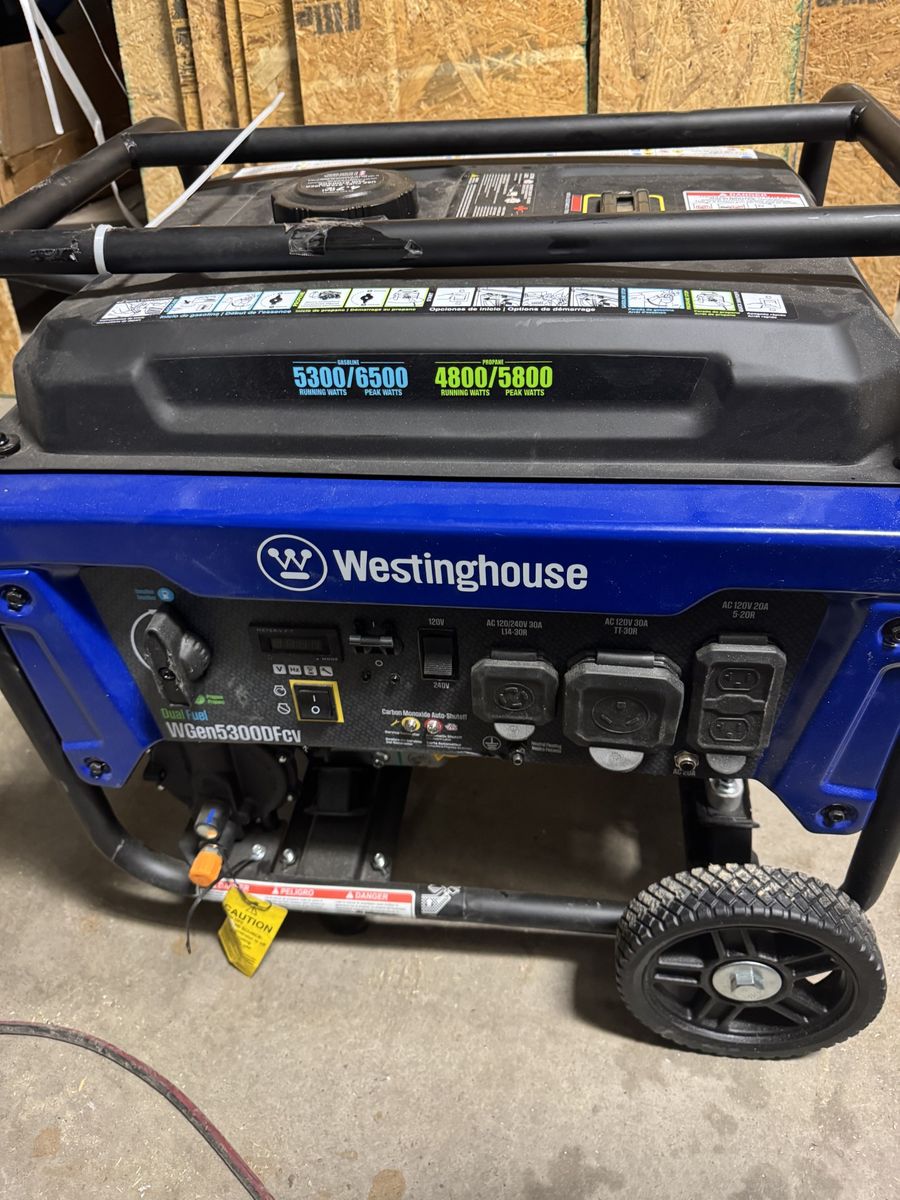 Westinghouse WGen5300DFcv Recoil Start 6500 Starting / 5300 Running Watt Gas and Propane Dual fuel Portable Generator